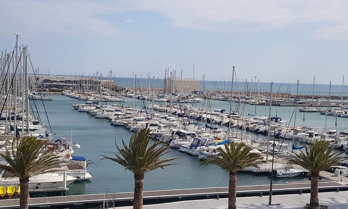 Le Port Apartment | Unforgettable Views at Mer-port Esplanade Oniria Hotel