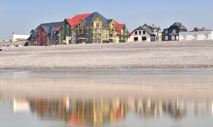 Cayeux-sur-Mer Apartment | Ocean View Studio with Pool and Spa Amenities