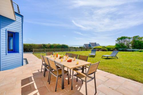 Plovan House | Relaxing Oceanfront Retreat in Plovan with Sea Views