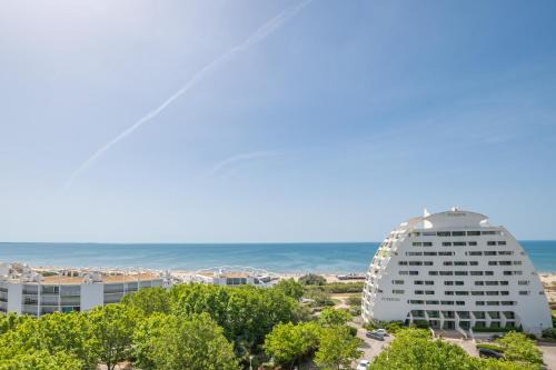 Le Couchant Apartment | Oceanfront Escape at Lady Blue: Spectacular Views Await