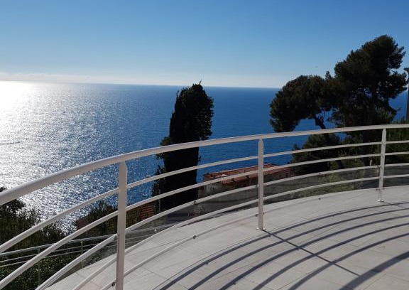 Cap d'Ail Apartment | Tranquil Sea Views at Cap d'Ail Near Monaco
