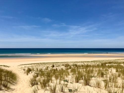 Contis-les-Bains Apartment | Oceanfront Retreat at Vue Océan - Perfect for Families