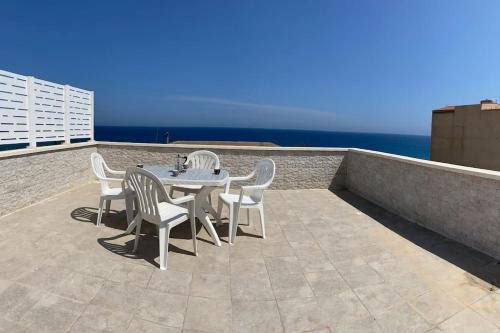 Tizi Ouzou Province Apartment | Oceanfront Family Retreat at Vue sur Mer in Azeffoun