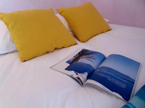 Louis Bertrand-Mirabeau-Semard Apartment | Pet-Friendly Stays with Beautiful Views of Paris