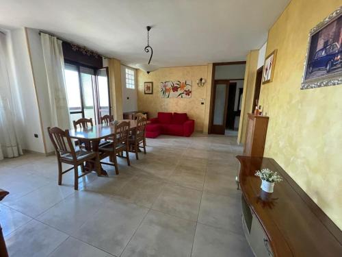 Alliste Apartment | Vulcano's Home: Family-Friendly Haven with Top Ratings