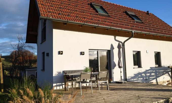 Feldbach House | Family-Friendly Vulkanland Kellerstöckl Feldbach Retreat