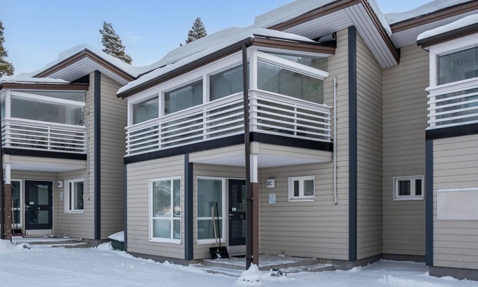 Vuokatti House | Relaxing Vuokatinranta Suite with Lake View & Spa Amenities