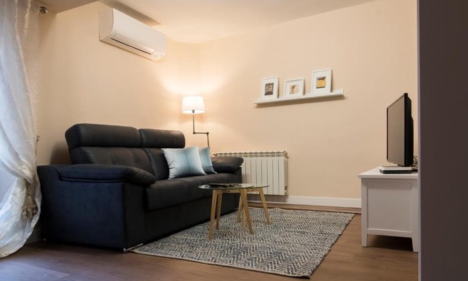 Cuenca Apartment | Discover VUT Carretería9 B: Rated 9/10, Family Friendly Stay