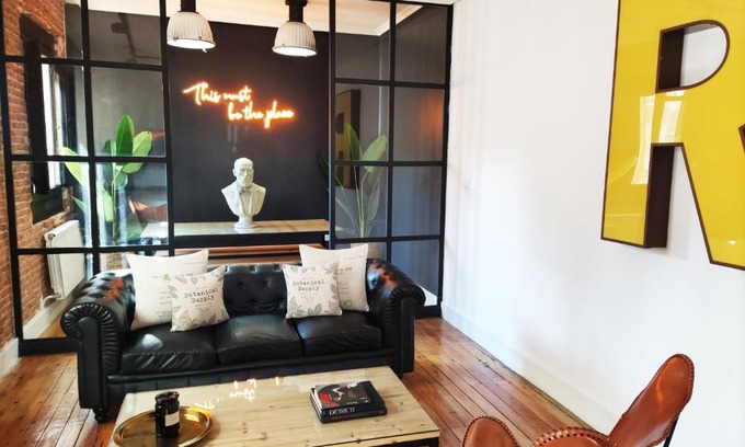 Old Town of Avila Apartment | Discover VUT iDesign 2: Pet-Friendly & Family Ready Stay
