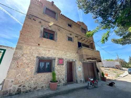 Leganiel House | Pet-Friendly VUT La Greda with Pool - Rated 9.5/10!