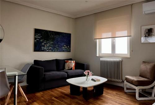 Centro Apartment | Discover VUT PLAZA DEL ANGEL - Family-Friendly Getaway
