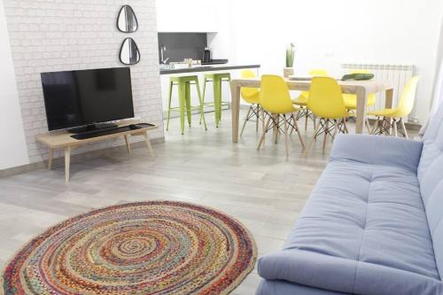 Old Town Apartment | Central Teruel Apartment with Garage - Family-Friendly Stay