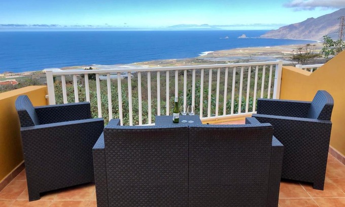 Tigaday House | Oceanfront Retreat at Vv Bimba - Rated 9.4 by Guests