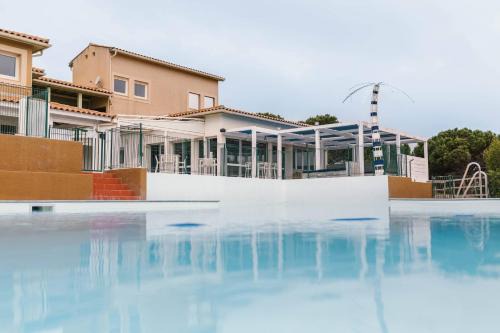 Saint-Pierre-la-Mer Resort | Discover VVF Narbonne-Plage with Pool & Family-Friendly Fun