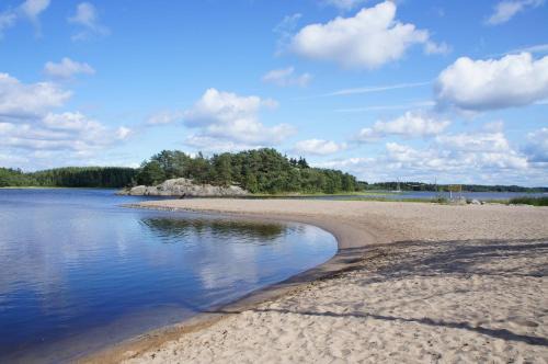 Maxmo Hotel | Wästinn: Oceanfront Retreat with Private Beach Access