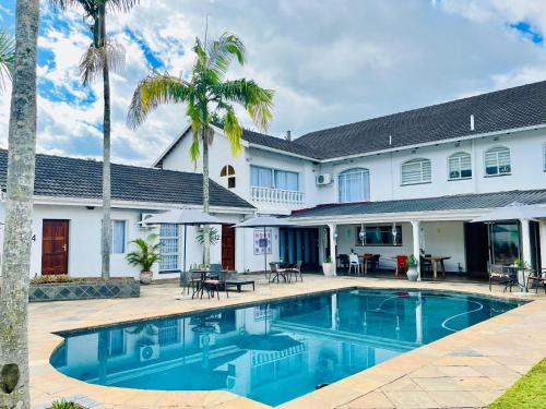 Nelspruit House | Elegant Wölfe Krantz: Poolside Comfort & 8/10 Guest Rated