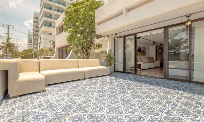 Castillogrande House | Beachfront 4BR Villa with Ocean View and Full Kitchen