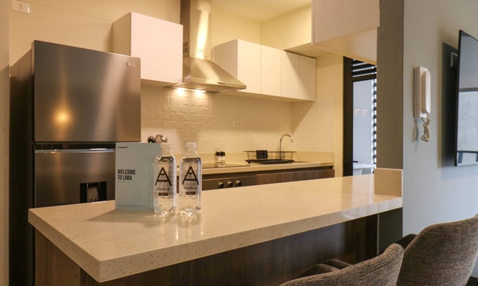 Leuro Apartment | Inviting 1BR Retreat in Miraflores with Pool & Breakfast