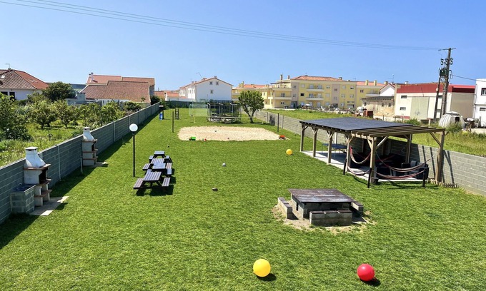 Atouguia da Baleia Villa | Cozy W.H.House with Ocean Views and Family-Friendly Perks