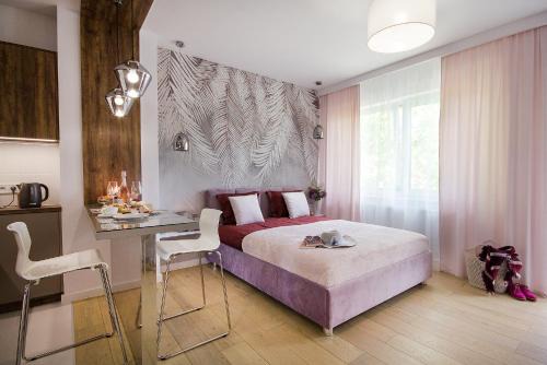Koszalin Apartment | Budget-Friendly W&K Apartments - Glam Suite with Breakfast