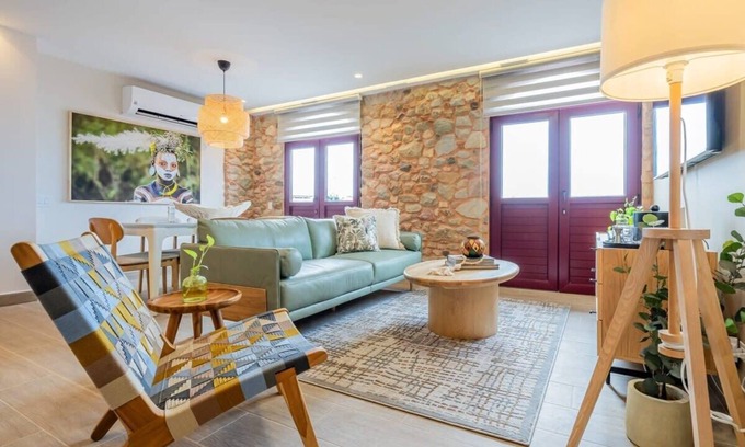 Panama City Apartment | Guest Rated: 10/10 | Fantastic 2BR with Pool in Casco Viejo