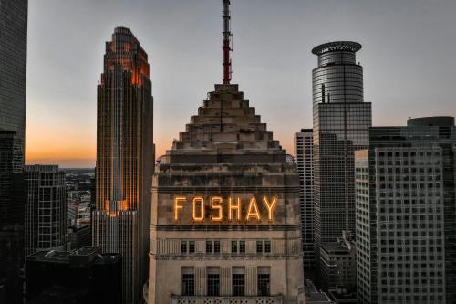 Downtown Minneapolis Hotel | Elegant W Minneapolis - The Foshay with Pet-Friendly Amenities