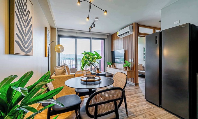 Panama City Apartment | w* | Regal 1BR w/Great Deco in Centriqo