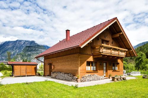 Hallstatt House | Elegant W & S Executive Apartments with Hot Tub in Hallstatt II