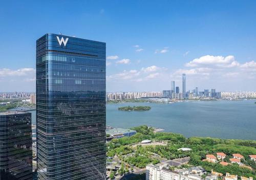 Park Huxi Hotel | Experience W Suzhou - Jinji Lake: 5-Star Stay with Spa & Pool