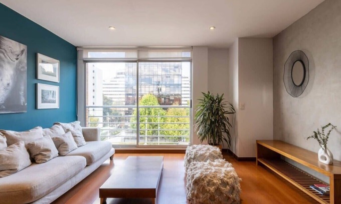 La Gran Via Apartment | Vibrant Duplex in Chico: Pet-Friendly & Family Ready