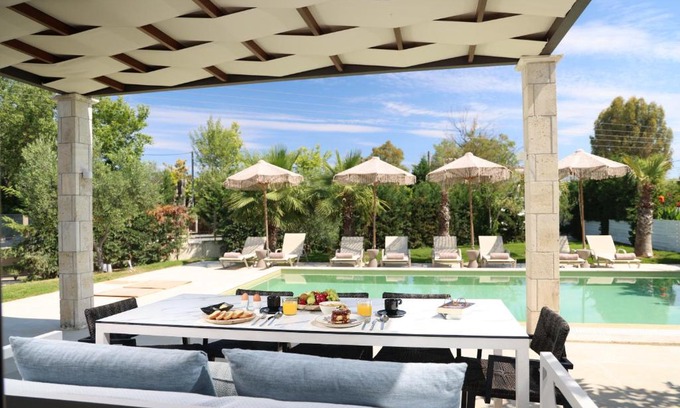 Pefkochori Villa | Discover W Villas & Suites Halkidiki - 4-Star Oceanfront Escape