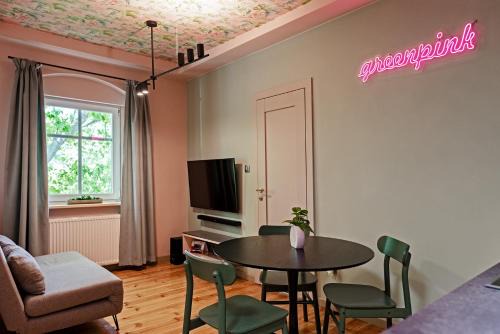 Centrum Apartment | Ideal Stay at W12 Home Station with Child-Friendly Amenities