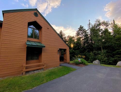Bretton Woods Villa | Cozy W2 Mount Washington Place Townhome - Steps to Skiing