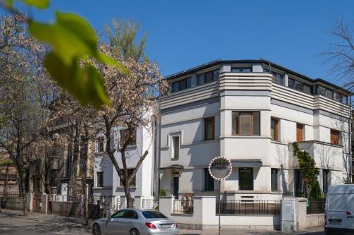 Bucharest City-Centre Apartment | Enjoy Breakfast at W29 - Delightful Deluxe Studio Escape