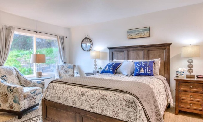 Depoe Bay Apartment | Experience Oceanfront Bliss at Minke @ Whale Inn