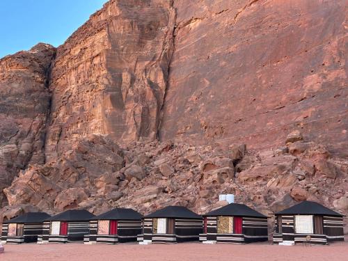 Wadi Rum Bed & Breakfast | Experience Wadi Rum Story Camp: Guest Rated 9.9/10!