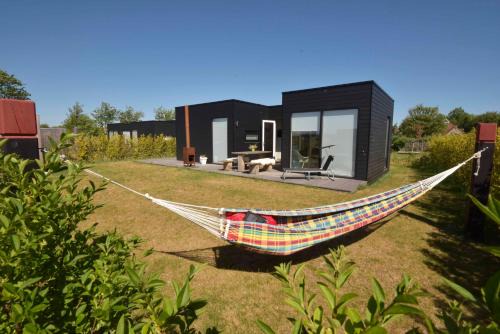 Midsland House | Welcoming Wadzand: Family-Friendly Stay with Breakfast