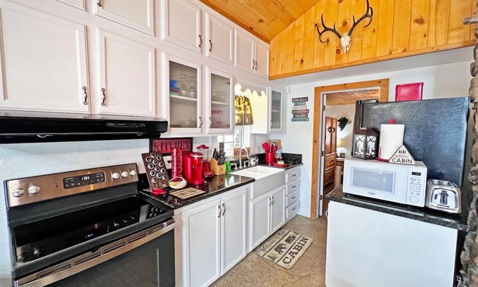 Pahrump House | Family-Friendly Wagon Wheel Ranch with Private Pool Access