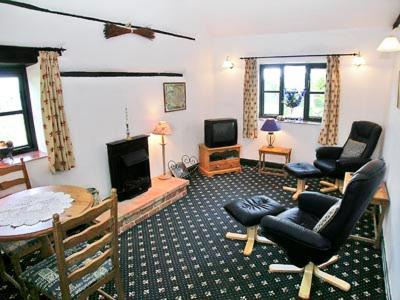 Yaxham House | Discover Wagtail Barn: Child-Friendly Retreat with 4 Stars