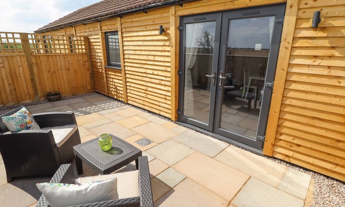 Sandilands Cottage | Pet-Friendly Wagtail Cottage with Garden in Sutton-On-Sea