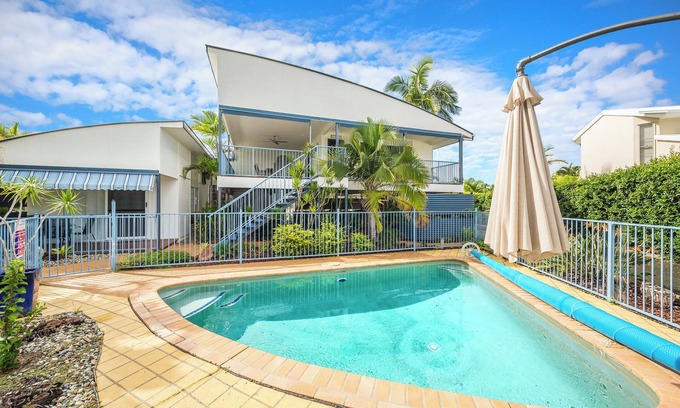 Banksia Beach House | Discover Wagtail at Banksia Beach - Pet Friendly Retreat