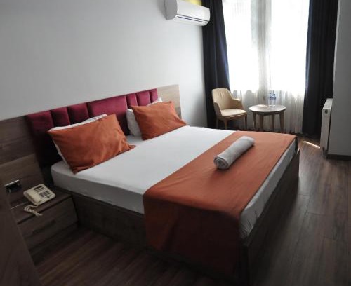 Osmangazi Hotel | Waha Hotel: Family-Friendly Retreat with Pool Access