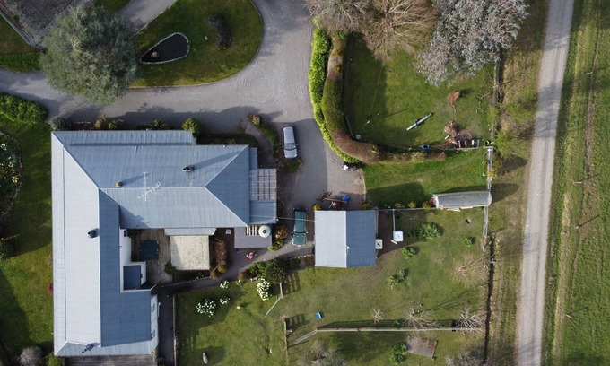 Pirinoa House | Waihora Homestead: Ocean View Retreat in Martinborough