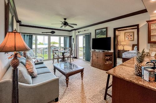 Wailua Apartment | Oceanfront Waipouli Beach Resort H202 with Amazing Amenities