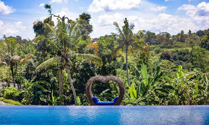 Ubud City-Centre Villa | Experience Bliss at Lebah Villas with Oceanfront Views
