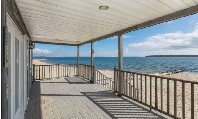New Suffolk Cottage | Experience Oceanfront Bliss: Wake Up on the Beach