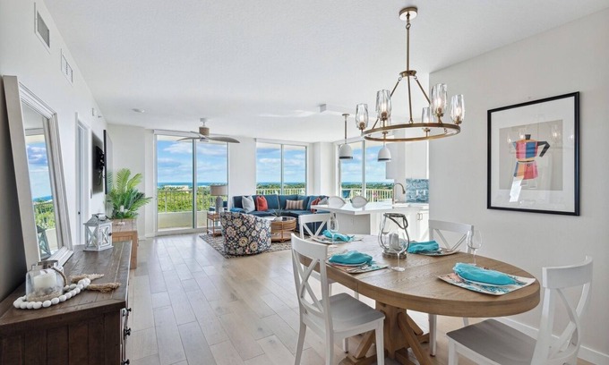 Boynton Beach Condo | Experience Sunrise Views from a Central Beach Retreat