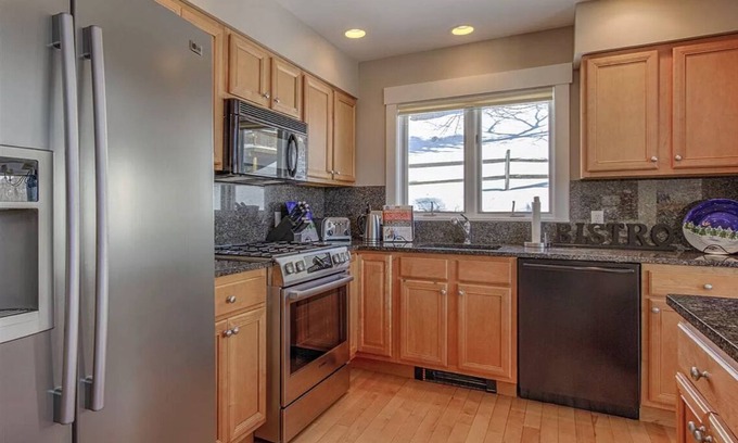 Central Vermont- Killington House | Experience Bear Mountain Views Just Steps from Scenic Trails