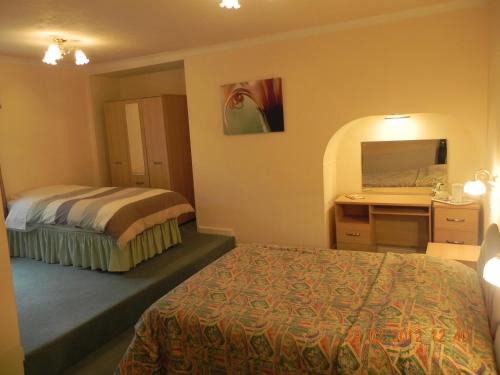 Lofthouse Hotel | Family-Friendly Retreat at Wakefield Limes Lodge