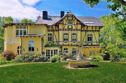 Ponitz am See Apartment | Discover Waldhaus Gronenberg - Guest Rated 8/10
